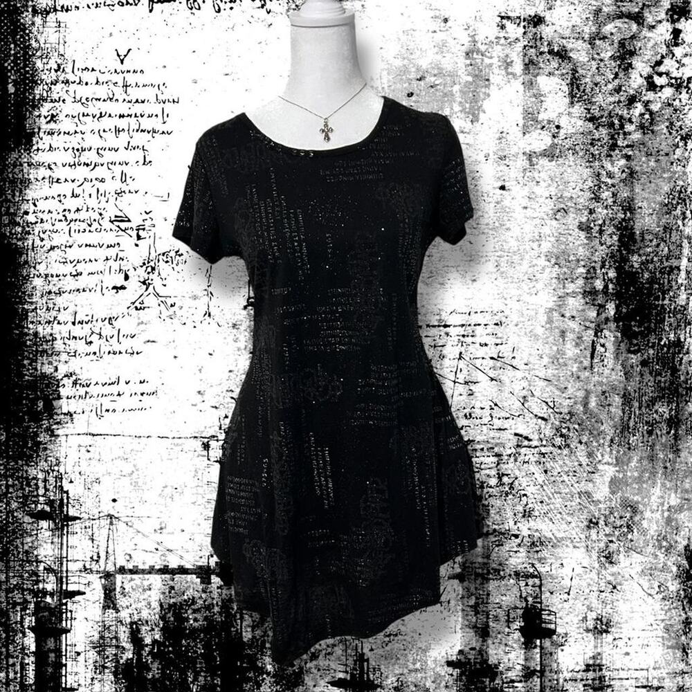 tonal print of shiny matte-black unique racer cross-back top